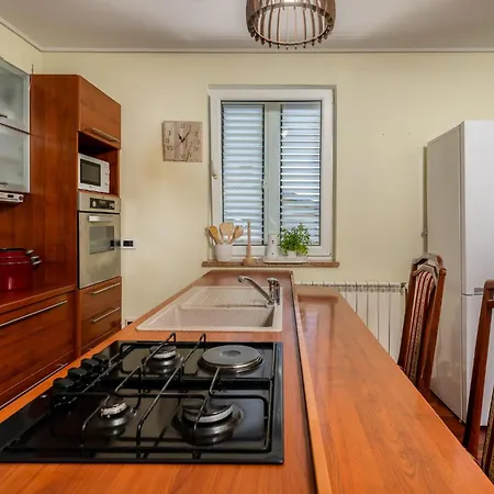 Daire Amazing Apartment In Matulji With Wifi Matulji