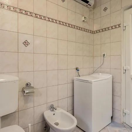 Amazing Apartment In Matulji With Wifi Daire