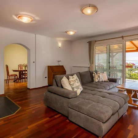Daire Amazing Apartment In Matulji With Wifi